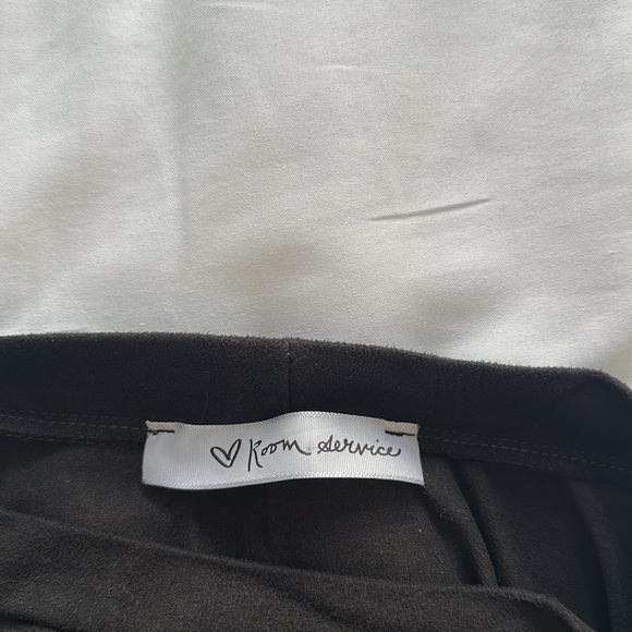 Cropped Velvet Black Long-Sleeve Tee (XXS) - Picture 3 of 3